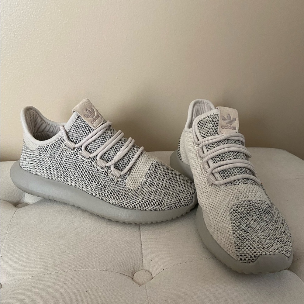 Size 5 women Adidas